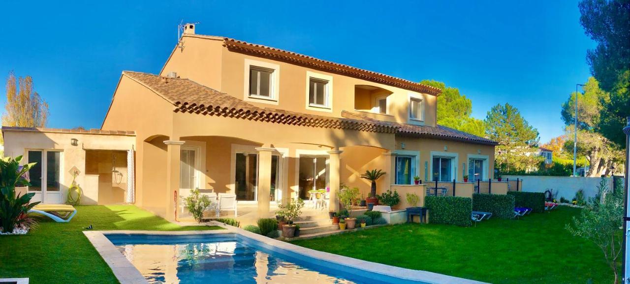 Lou Meinado Saint-Martin-de-Crau Exterior foto